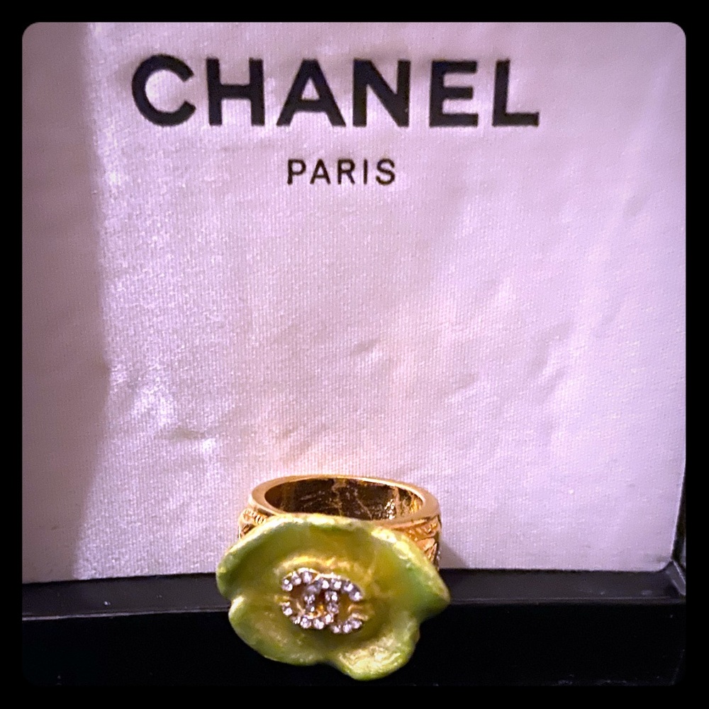 Chanel camellia green & gold ring 100% auth!